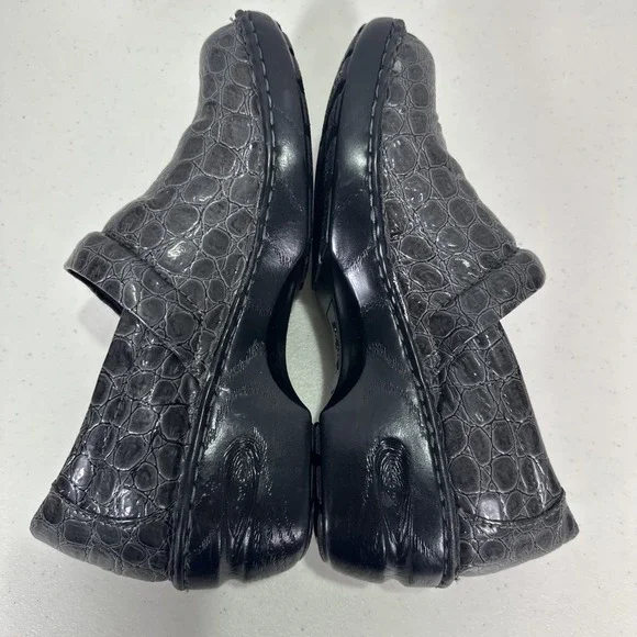 B.O.C Born Concept size 10  Peggy Croc Embossed Clog GRAY Faux Leather Shoe - Picture 5 of 9